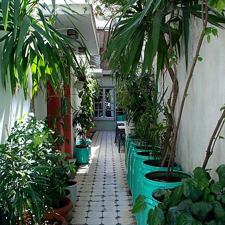 Pagration Youth Hostel Атина Екстериор снимка