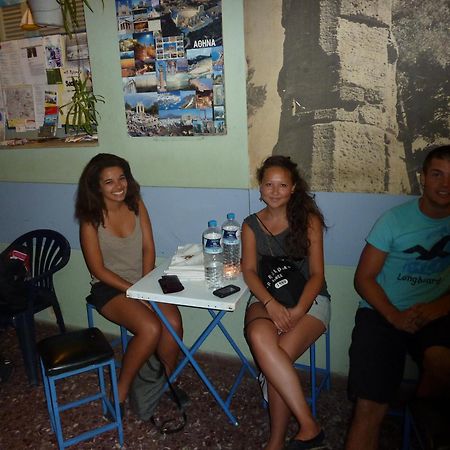 Pagration Youth Hostel Атина Екстериор снимка