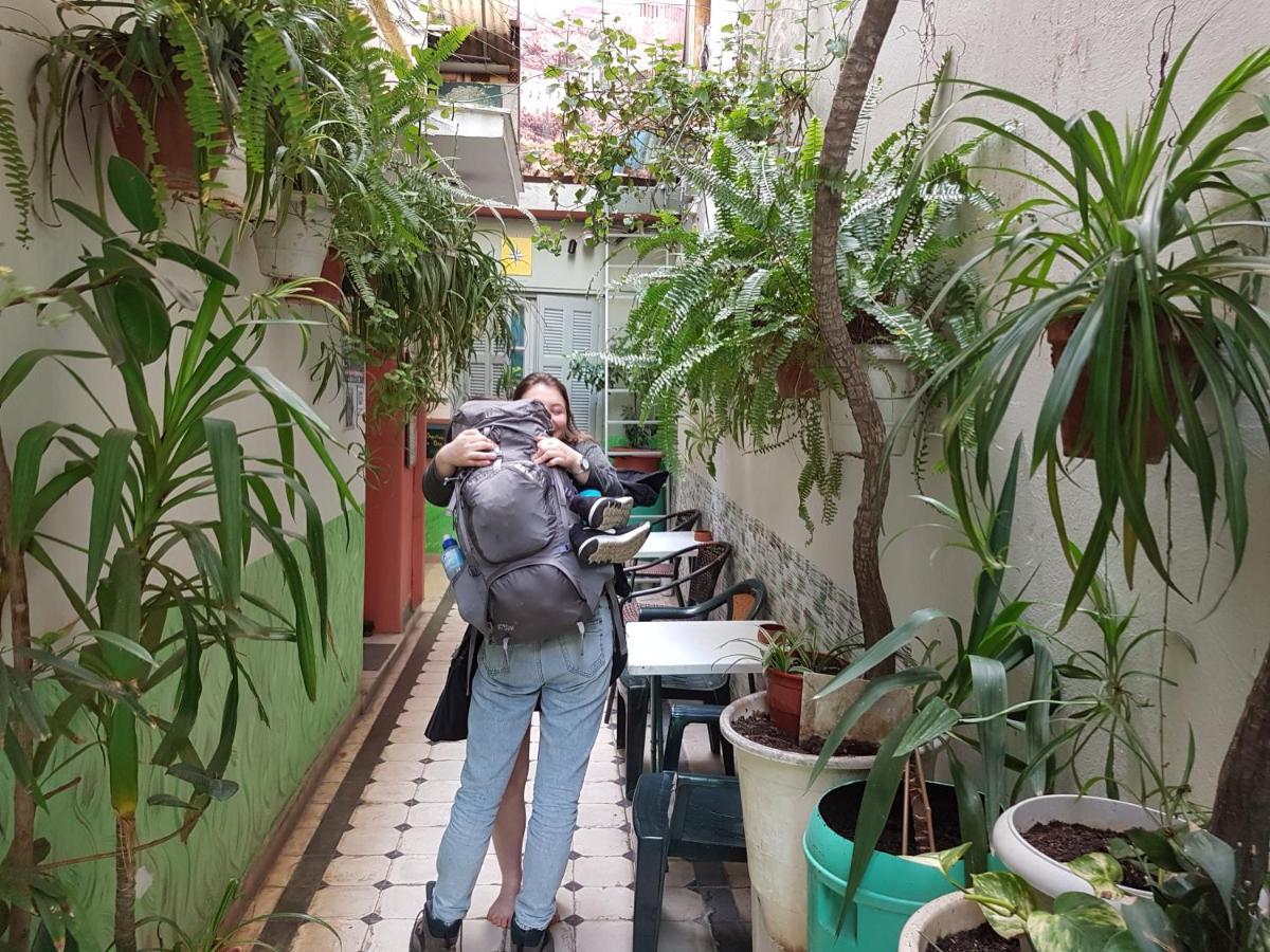 Pagration Youth Hostel Атина Екстериор снимка