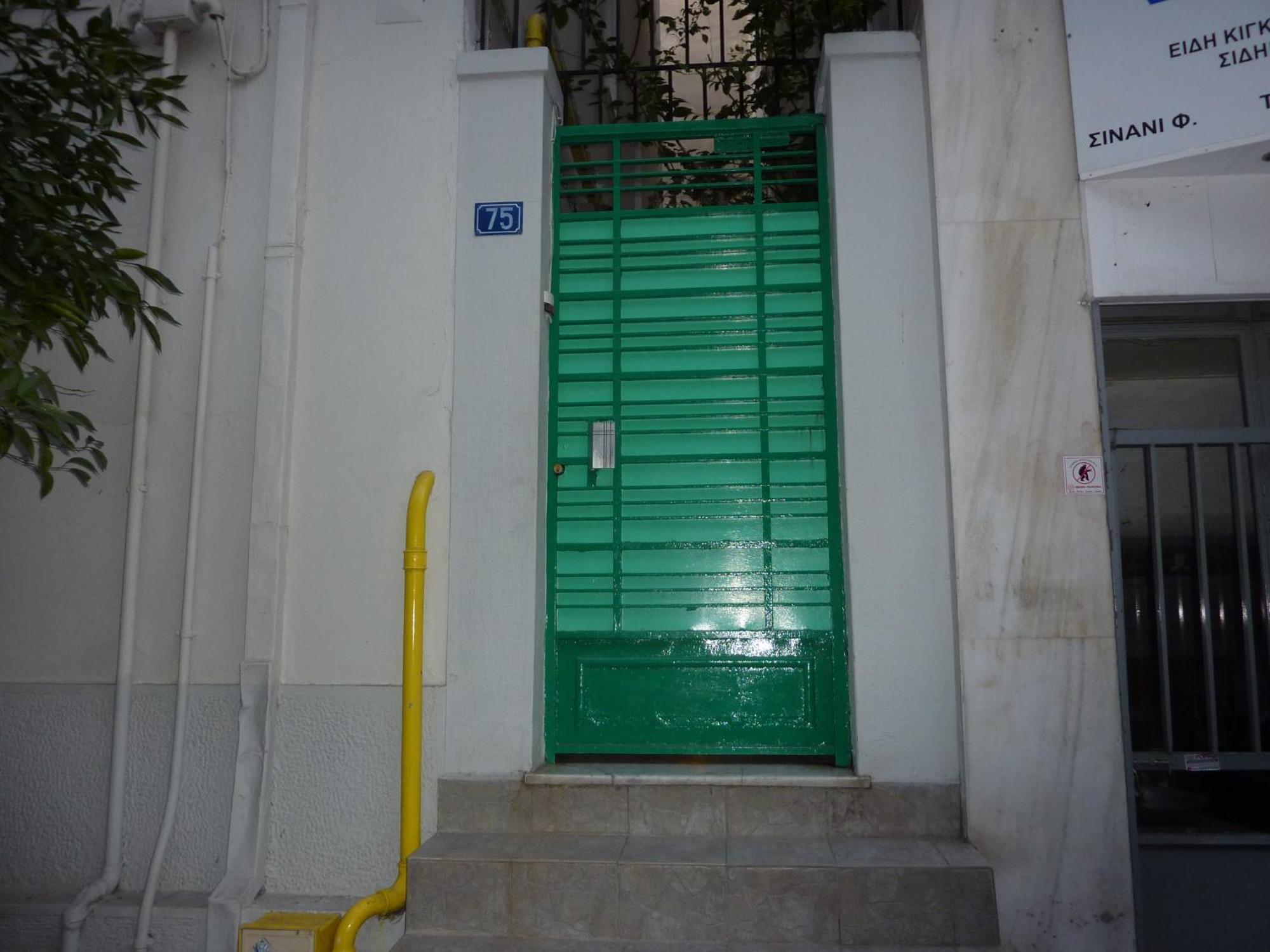 Pagration Youth Hostel Атина Екстериор снимка