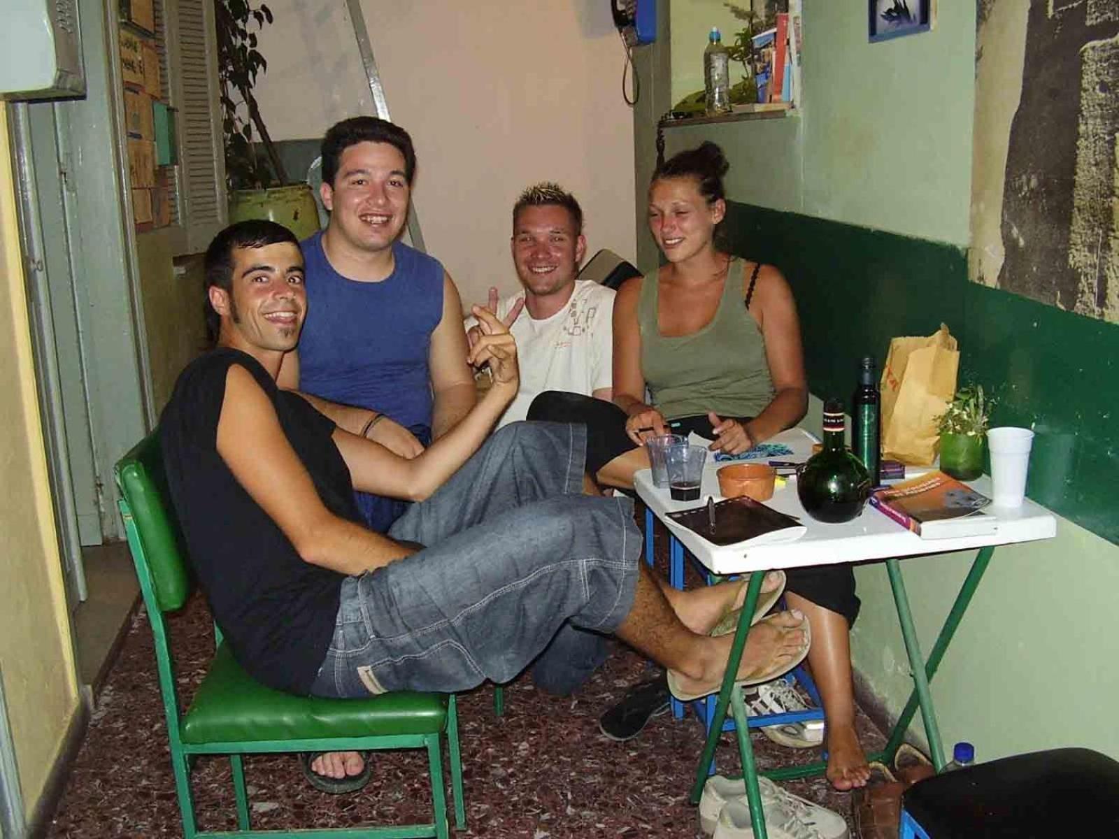 Pagration Youth Hostel Атина Екстериор снимка