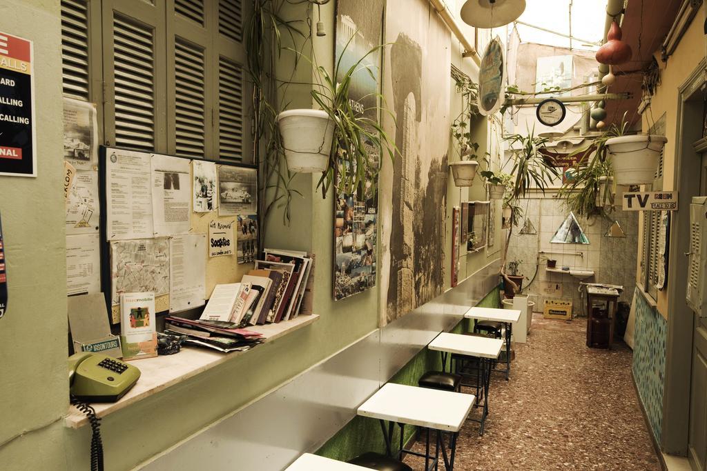 Pagration Youth Hostel Атина Екстериор снимка