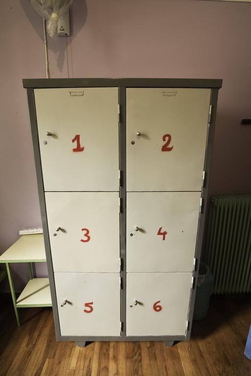 Pagration Youth Hostel Атина Екстериор снимка