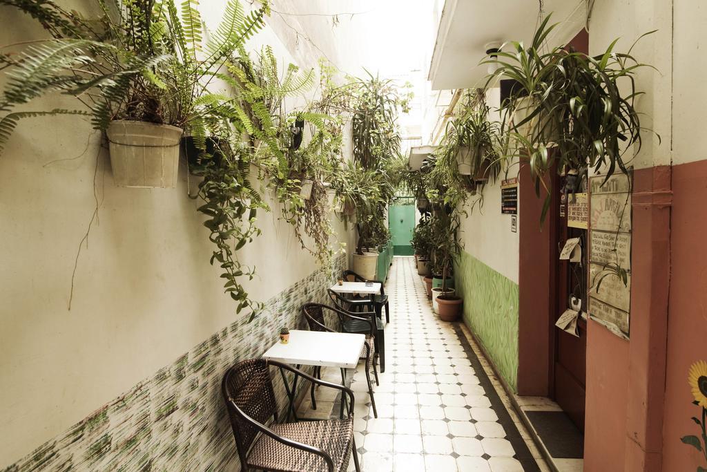 Pagration Youth Hostel Атина Екстериор снимка